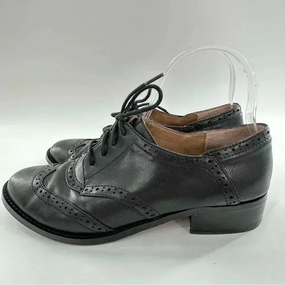 Adrienne Vittadini Biome flats size 7 black faux leather spectator oxfords - Picture 5 of 15